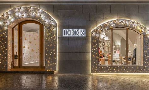 Die französische Luxusmarke Dior eröffnet .